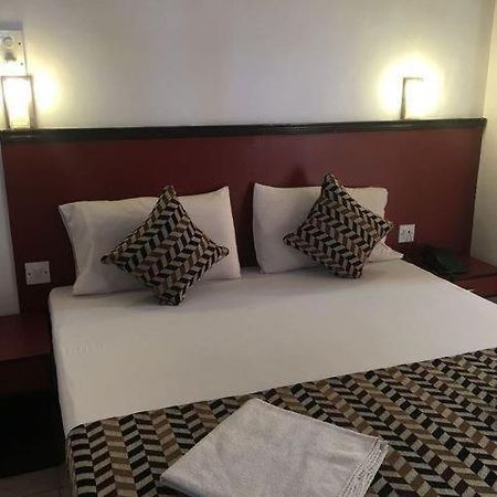 Hotel Chandrageet 波尔沃林 外观 照片