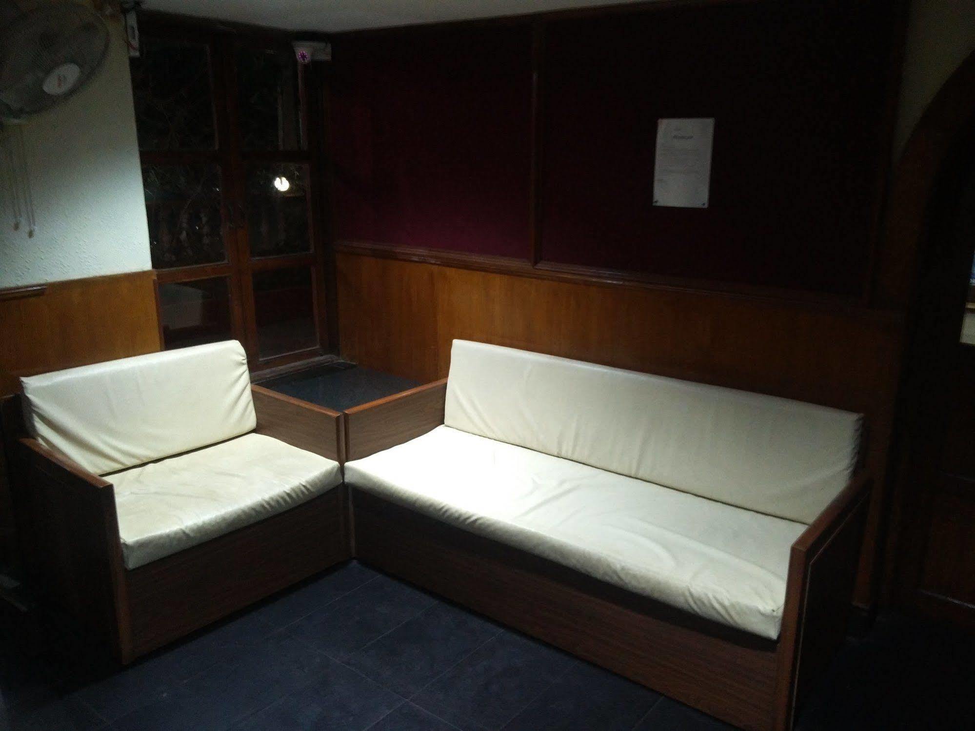 Hotel Chandrageet 波尔沃林 外观 照片