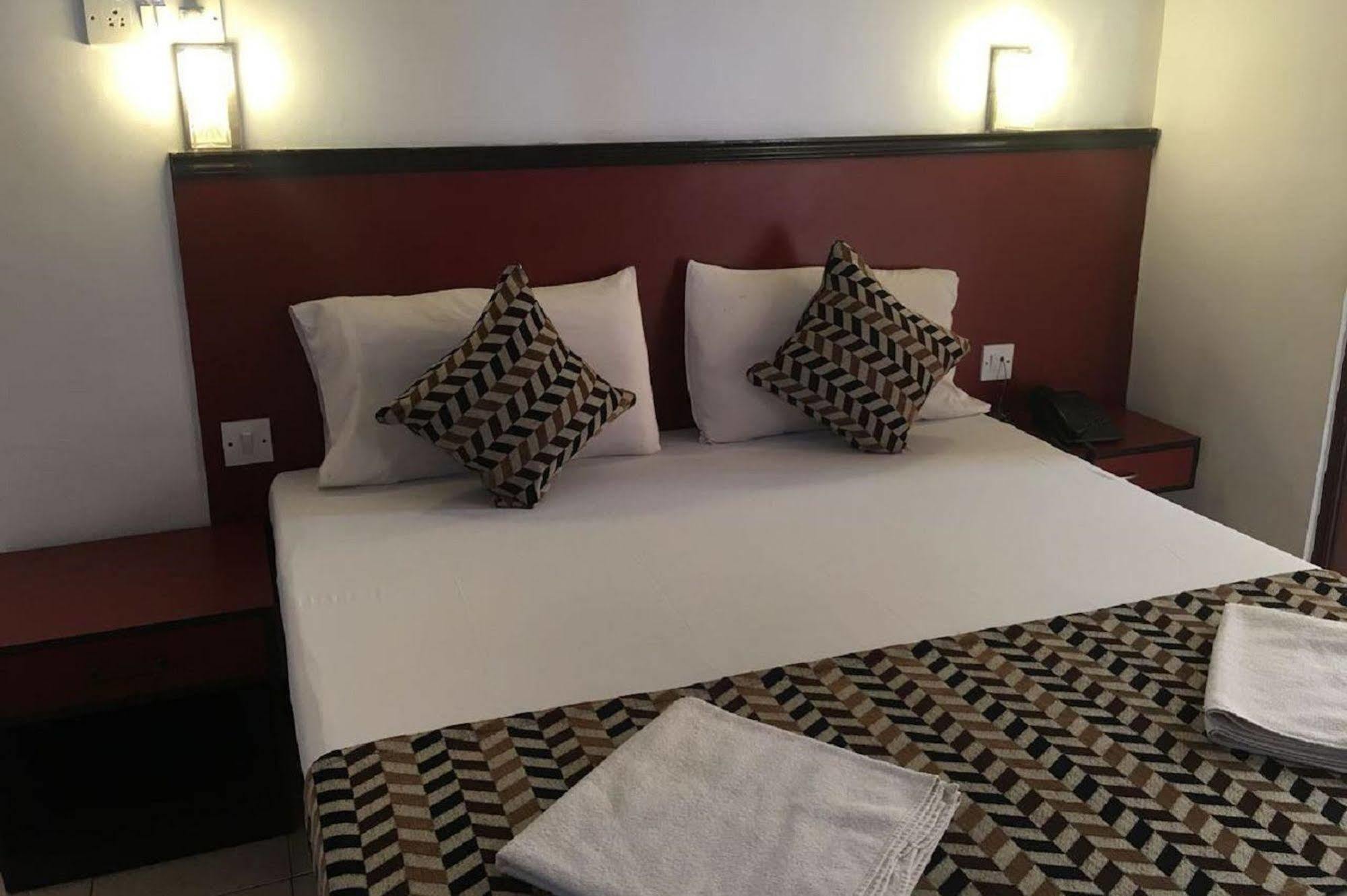 Hotel Chandrageet 波尔沃林 外观 照片